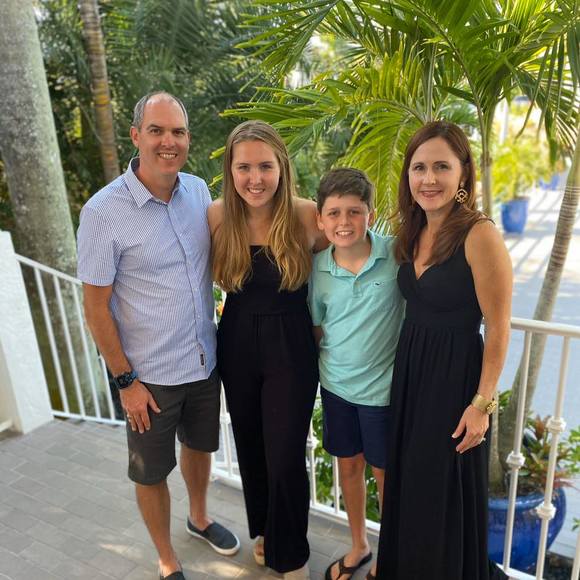 Meet your Posher, Julie - Picture 1 of 1